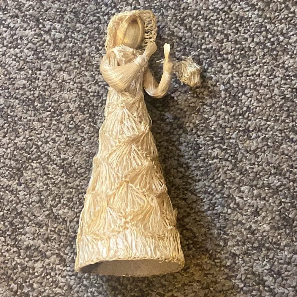 VTG,Art Country  Finely Doll  Handmade Made In Philippines Wicker
